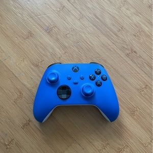LNWOT Xbox Wireless Controller Shock Blue